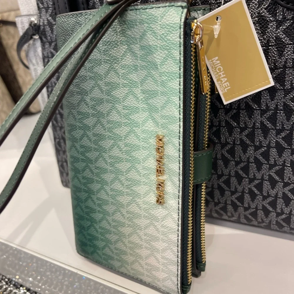 MICHAEL KORS Jet Set Large Ombré Signature Logo Double Zip Wristlet Phone Holder